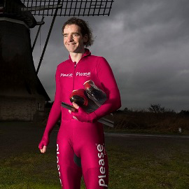 Please Payroll sponsort topschaater Bob de Jong
