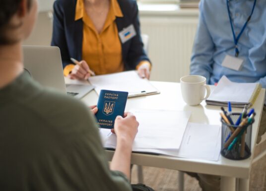 Zij-instromers en arbeidsmigranten blijven onbenut op krappe technische arbeidsmarkt