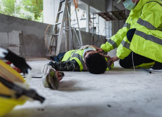 Minder ongelukken in de bouw, maar ziekteverzuim loopt op door personeelstekort