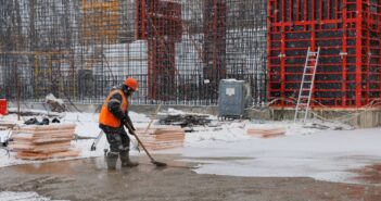 Arbeidsinspectie: Derdelanders zonder vergunning aan het werk via uitzendbureau werken kou koud weer