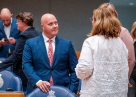 Kabinet wil meer statushouders sneller aan het werk krijgen via startbanen