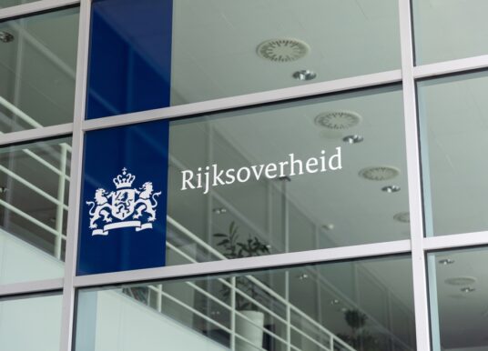 OM pleit voor strengere screening ambtenaren om corruptie tegen te gaan