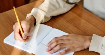 Werkgevers tegen plan om salariseis voor kennismigrant te verhogen