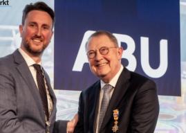 Koninklijke onderscheiding voor Sieto de Leeuw